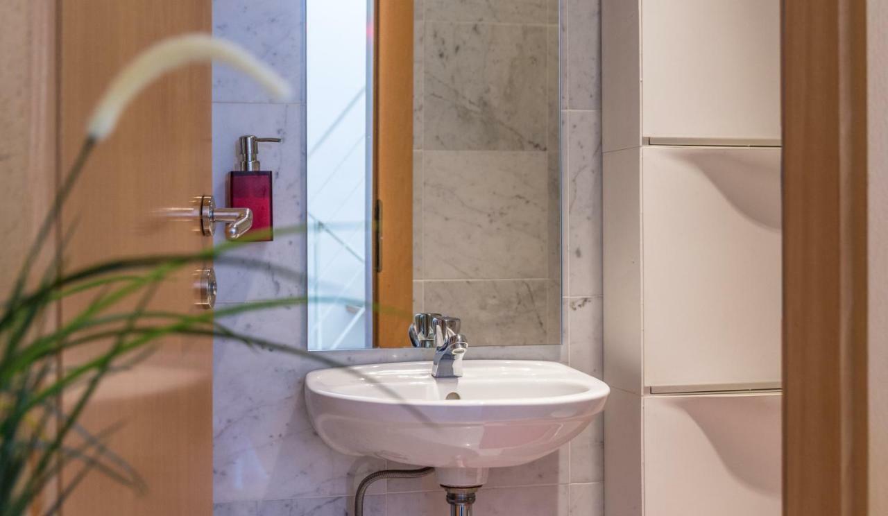 Maisonette Apartment Am Bahnhof - Adults Only Инсбрук Экстерьер фото